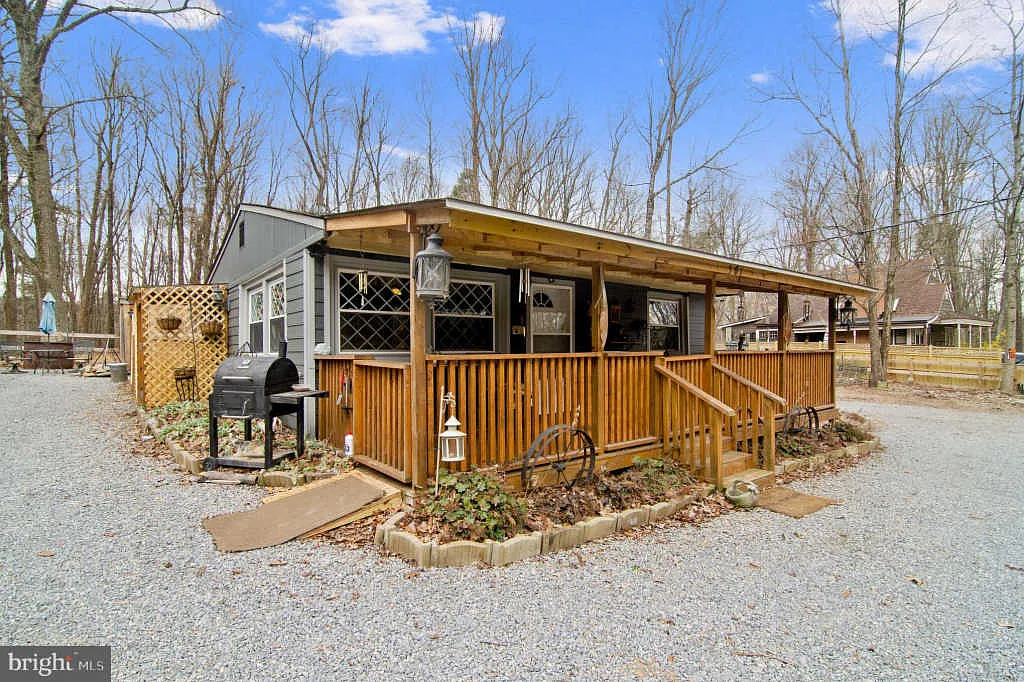 501 Hemlock Ln photo 1