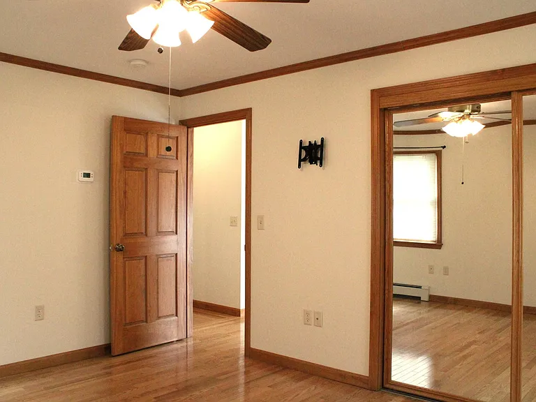 1878 Riverside Dr — Photo 20