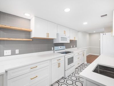 18 Ivy Rdg NE, Atlanta, GA, 30342