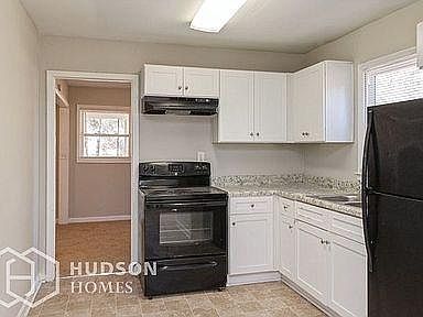 2nd image of 449 Cowan Rd SE