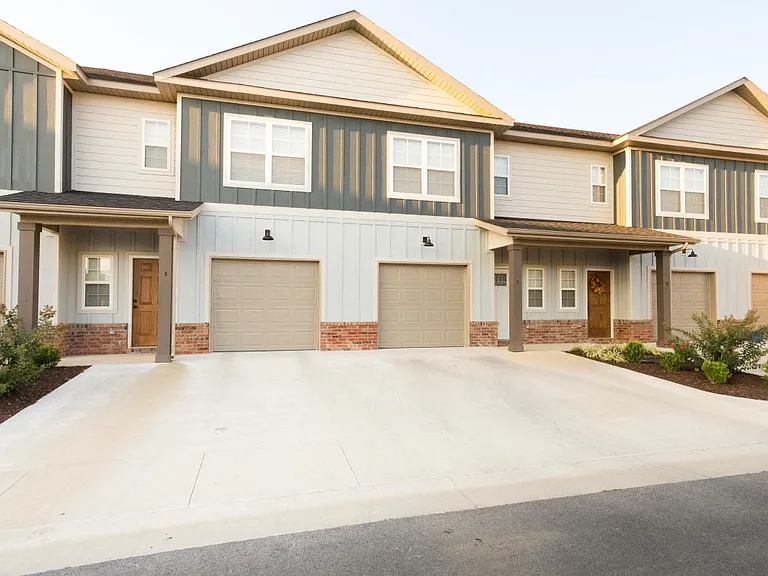 Towne Park Apartments — Photo 13