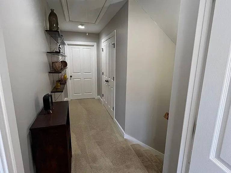 808 Old White Ln — Photo 34
