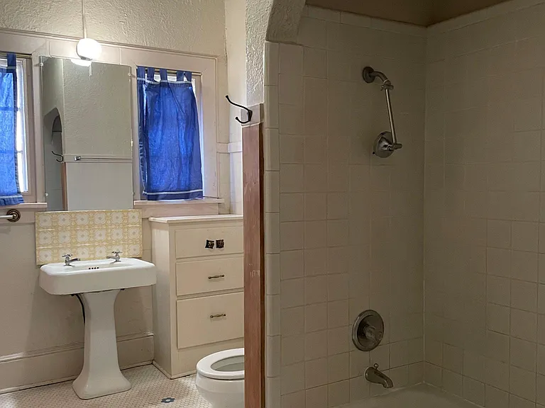 1701 Las Lomas Rd NE — Photo 11