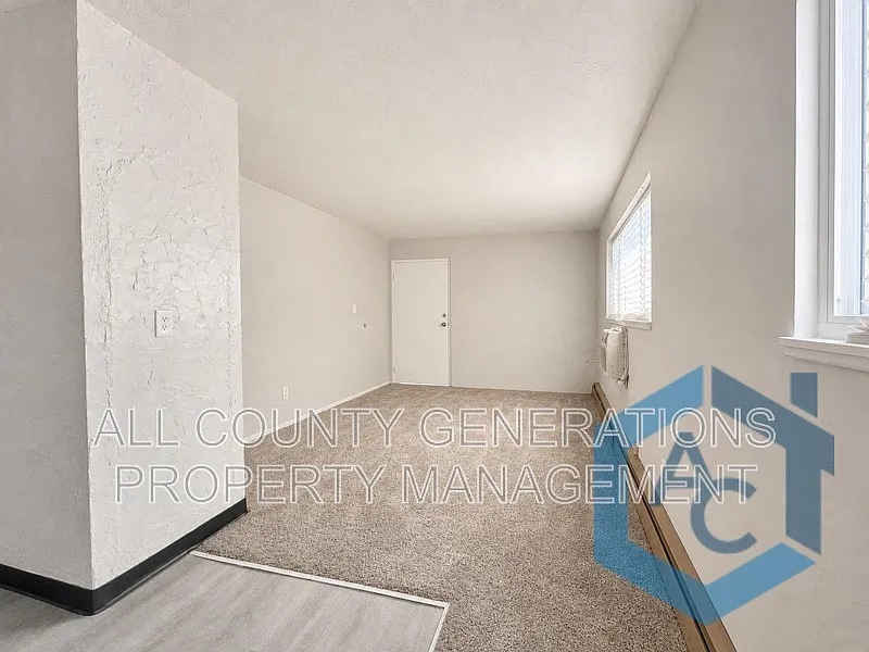 1 bed, 1.0 bath, $725 — Photo 4