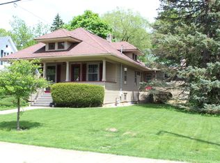 15 Monroe Ave, Elgin, IL 60123