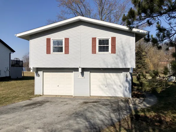 2154 Green Valley Dr, Crown Point, IN 46307