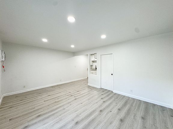 4th image of 7632 Newlin Ave APT 4
