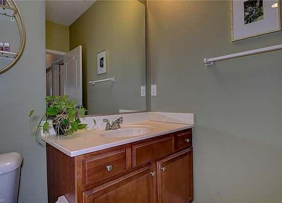 3rd image of 5300 Warminster Dr Unit 206