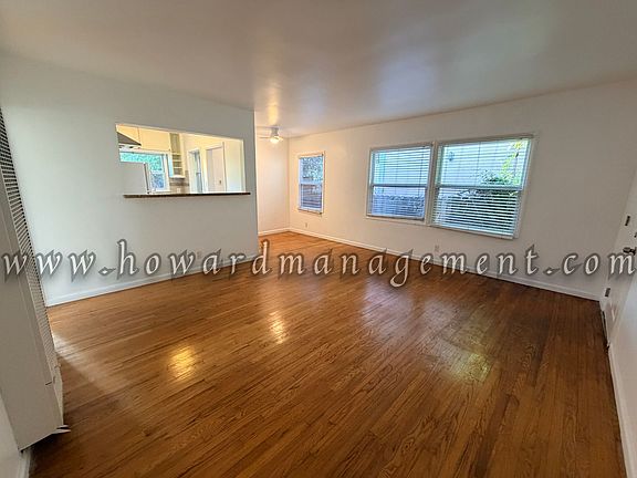 3rd image of 644 Vernon Ave #646