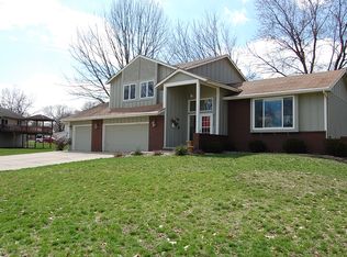 4108 Golf View Cir, Urbandale, IA 50322