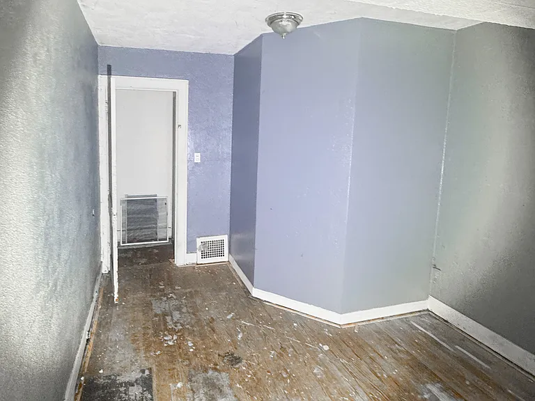 612 Neubert Ave — Photo 8