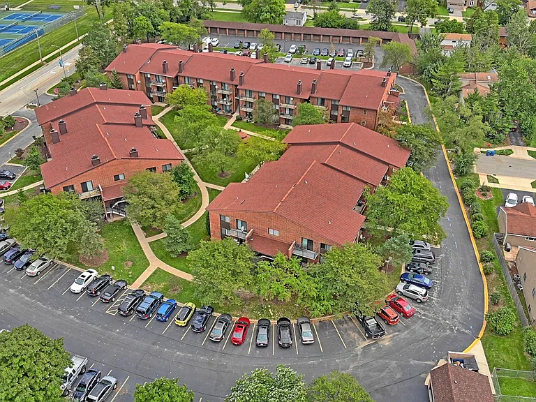 Royal Grove Apartments — Photo 63