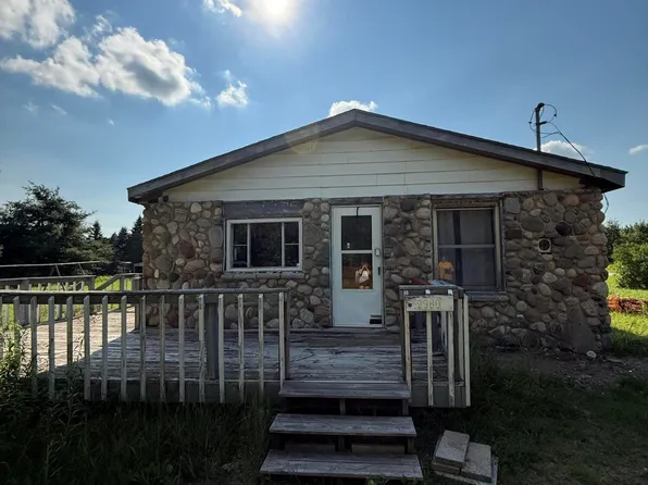 9980 Old 27 Hwy N, Vanderbilt, MI 49795