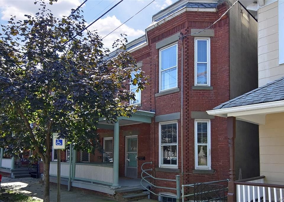 1st image of 29 N Eckar St
