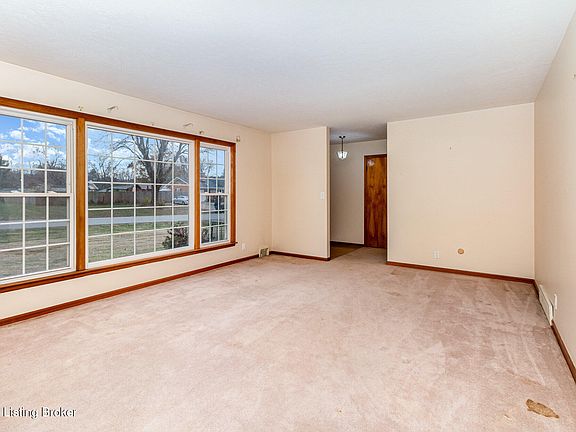 4th image of 10410 S Dodge Ln
