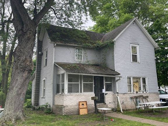 3rd image of 189 Roseneath Ave