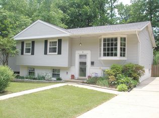 9 Empire Pl, Greenbelt, MD 20770