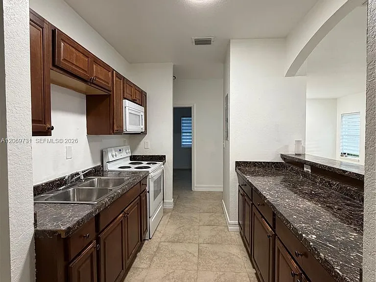 22727 SW 125th Ave #B — Photo 12
