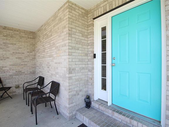 3rd image of 101 Emerald Way W