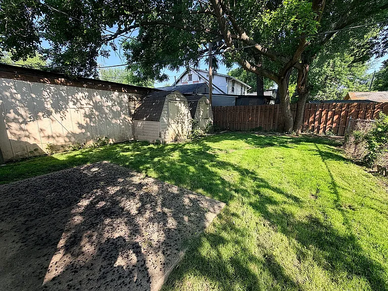 1309 E Market St — Photo 19