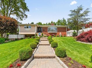 15 Marisa Dr, Scarsdale, NY 10583