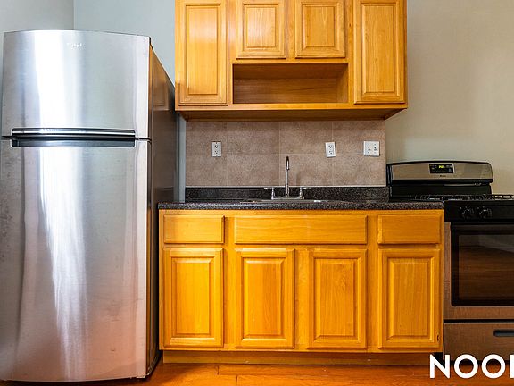 4th image of 419 Franklin Ave #8R