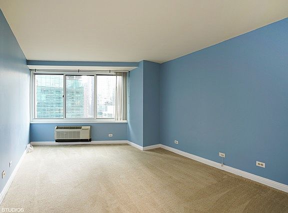 5th image of 211 E Ohio St APT 2414