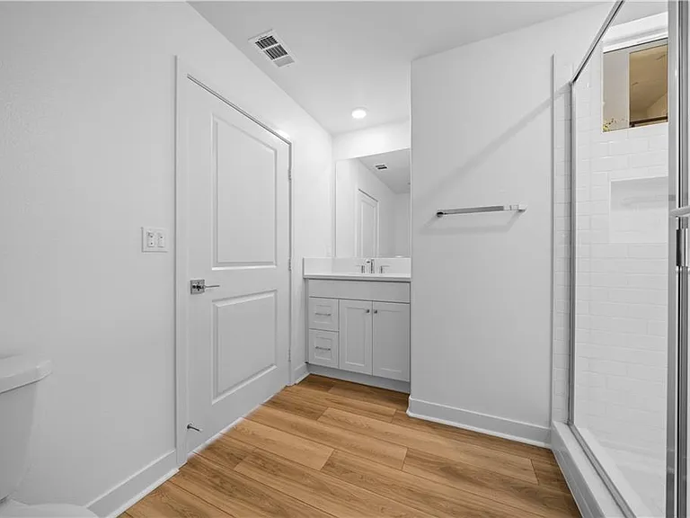 1st floor bathroom