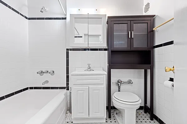 Rented by Oxford Property Group | media 17