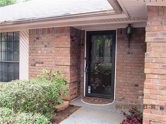 3rd image of 5104 Trails Edge Dr