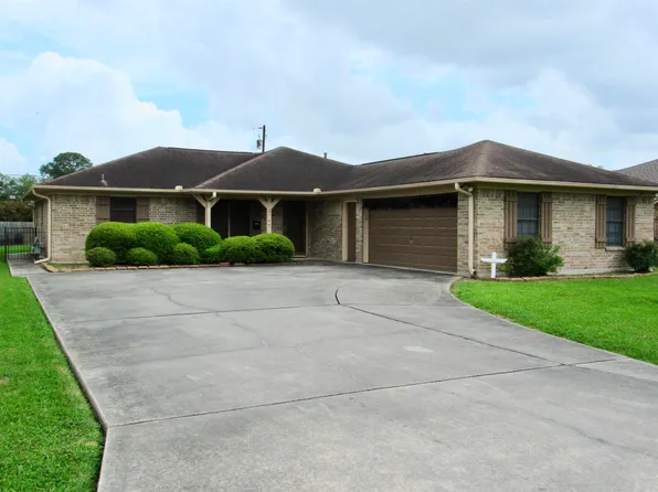 2705 15th St, Buna, TX 77612