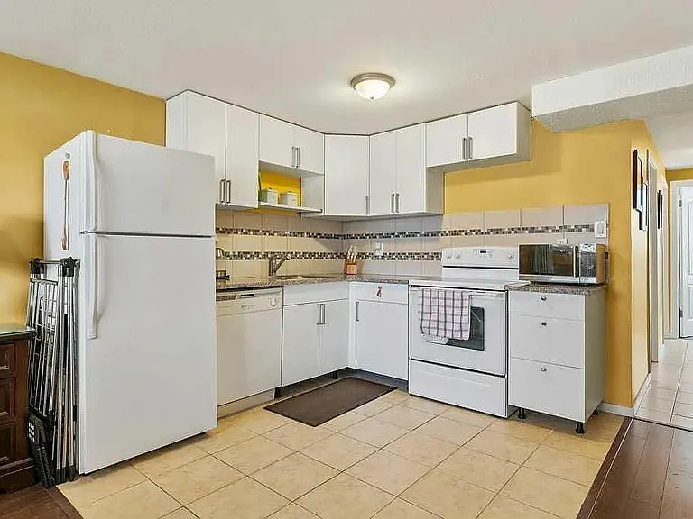 6703 Huntsbay Rd NW — Photo 4