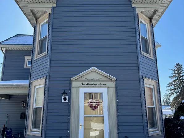 207 W Chestnut St, Selinsgrove, PA 17870