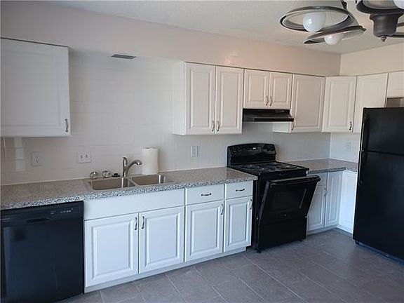 4th image of 1505 SW Skyline Dr