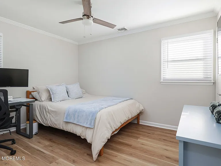 1345 Bay Ave — Photo 6