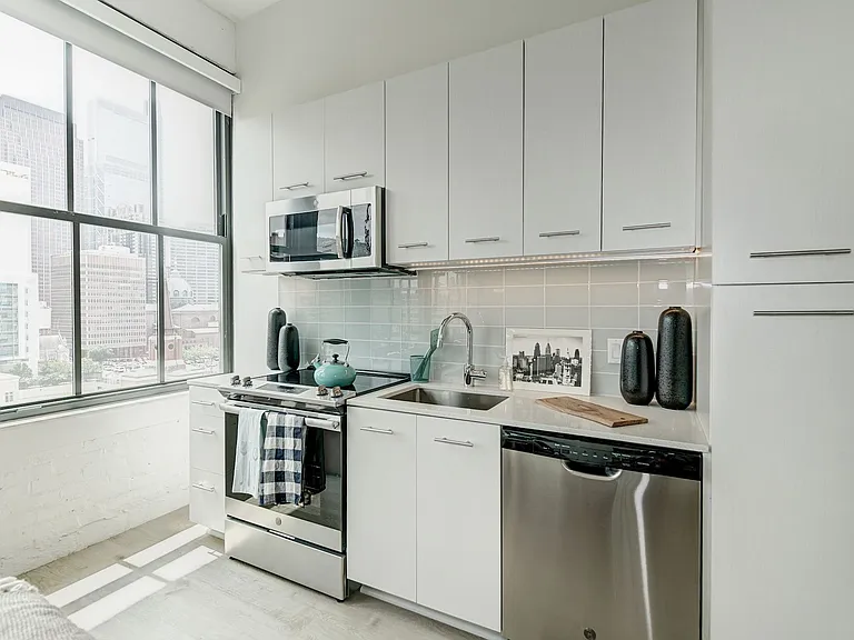 1600 Callowhill — Photo 17