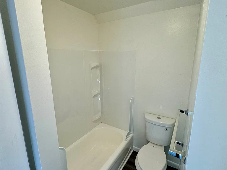 10 Standish Ct #D — Photo 5