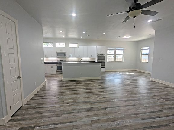 5th image of 1823 Newport Ave