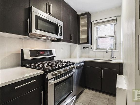 3rd image of 166 E 35th St APT 3E