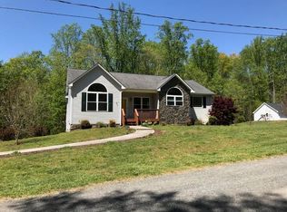 90 Camp Rd, Moneta, VA 24121