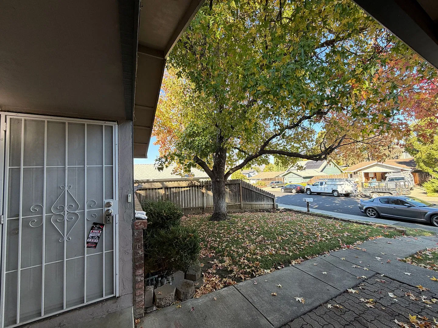 Well maintained home! Beautiful backyard! 3 bedroom/2 bath! — Photo 3