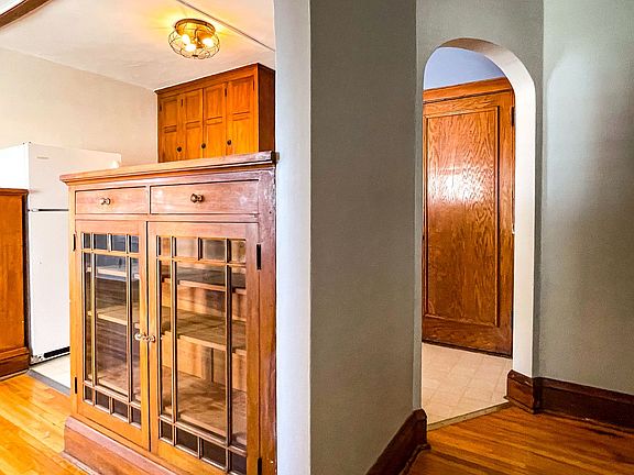 2nd image of 4112 Chicago Ave #5