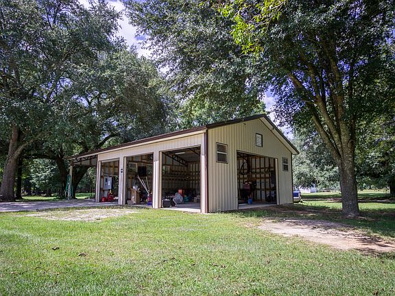 Metal Barn w Roll Up Doors