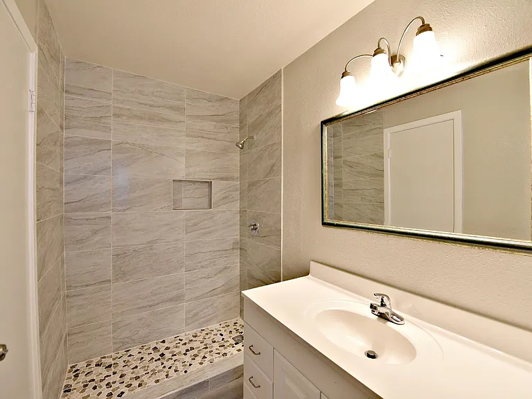 11214 Blackmoor Dr — Photo 11
