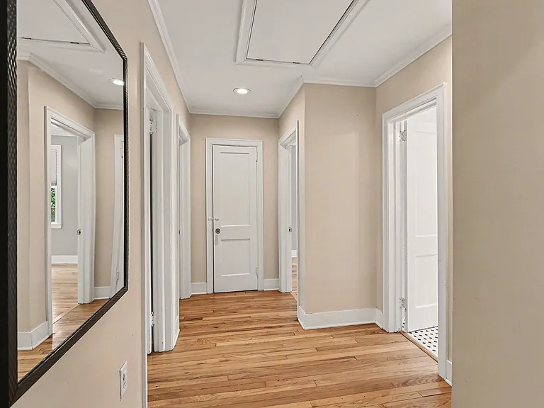 Hallway to bedrooms