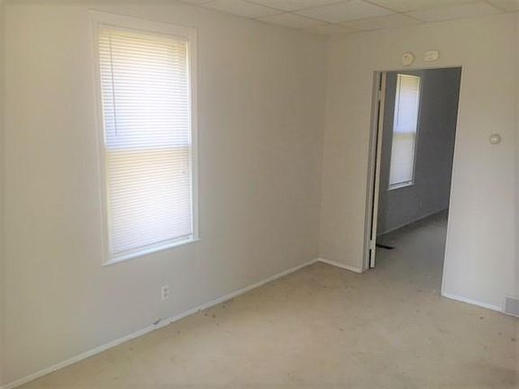 3rd image of 2239 Bernard St #1W