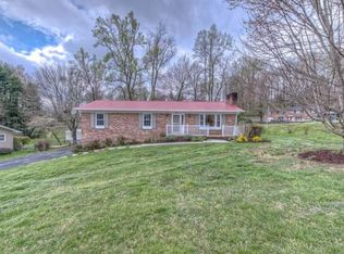 121 Kelsey Dr, Bristol, TN 37620