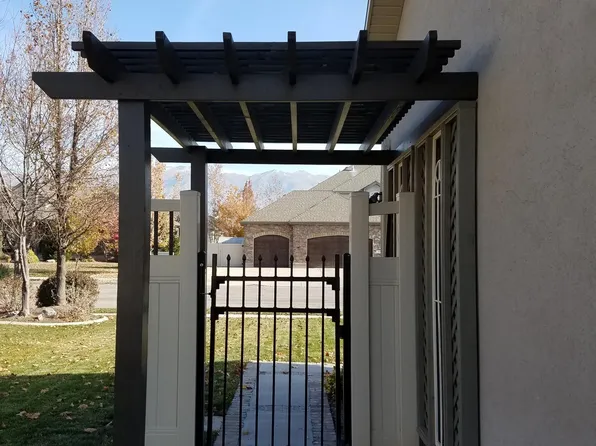 287 N Swift Creek Dr, Layton, UT 84041