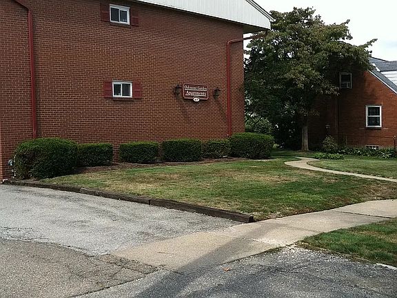 2nd image of 419 2nd St #2