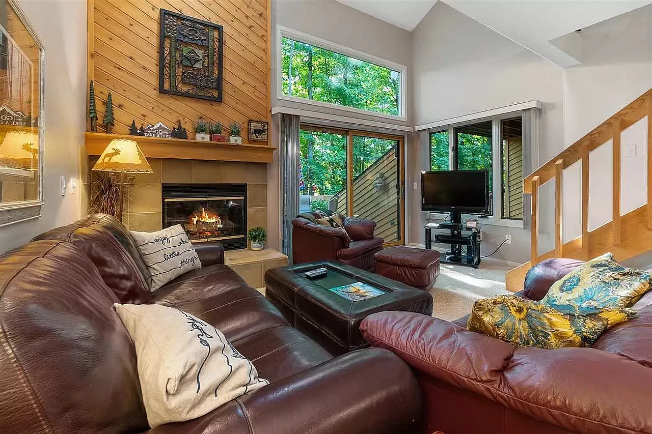 2 bed, 1380 sqft, $2,200 — Photo 1